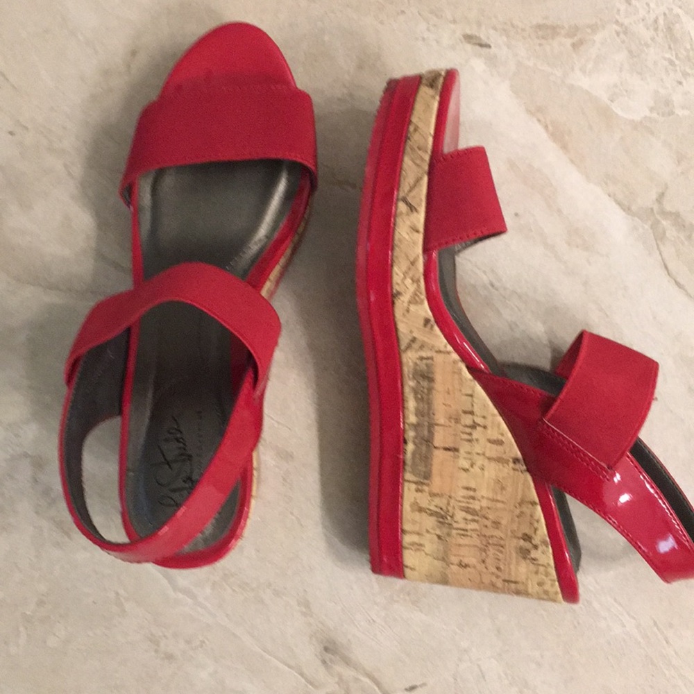Life Stride red espadrilles. Size 7.5